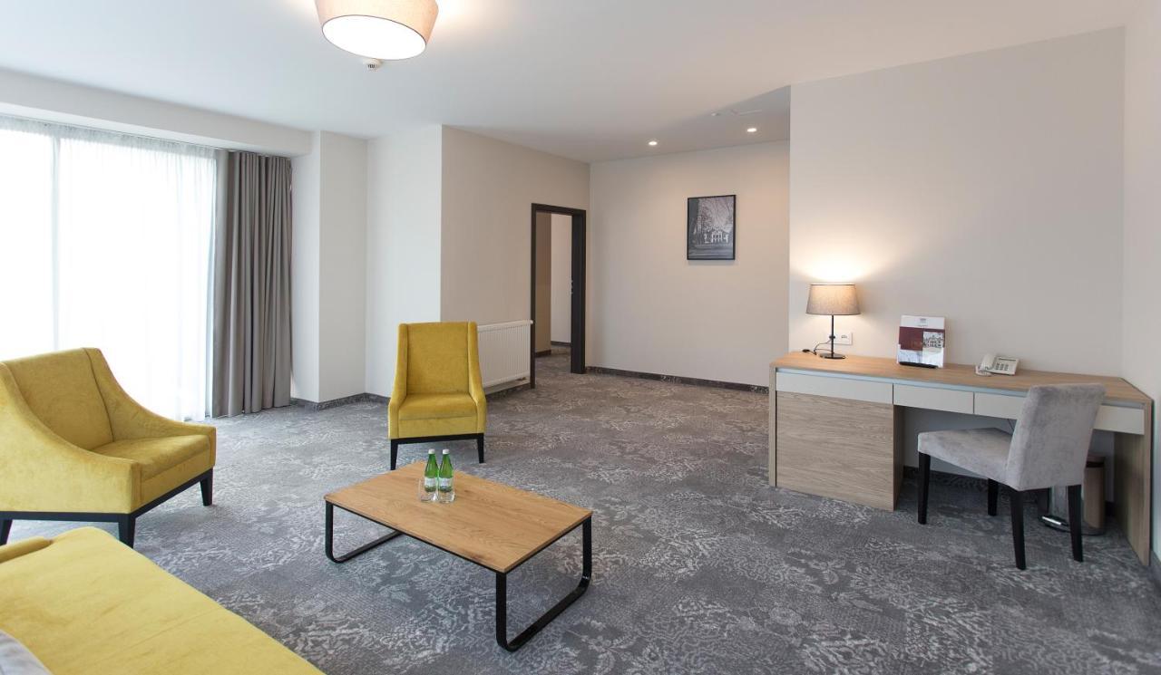 Hotel Polanka Conference Center Krosno Exteriér fotografie